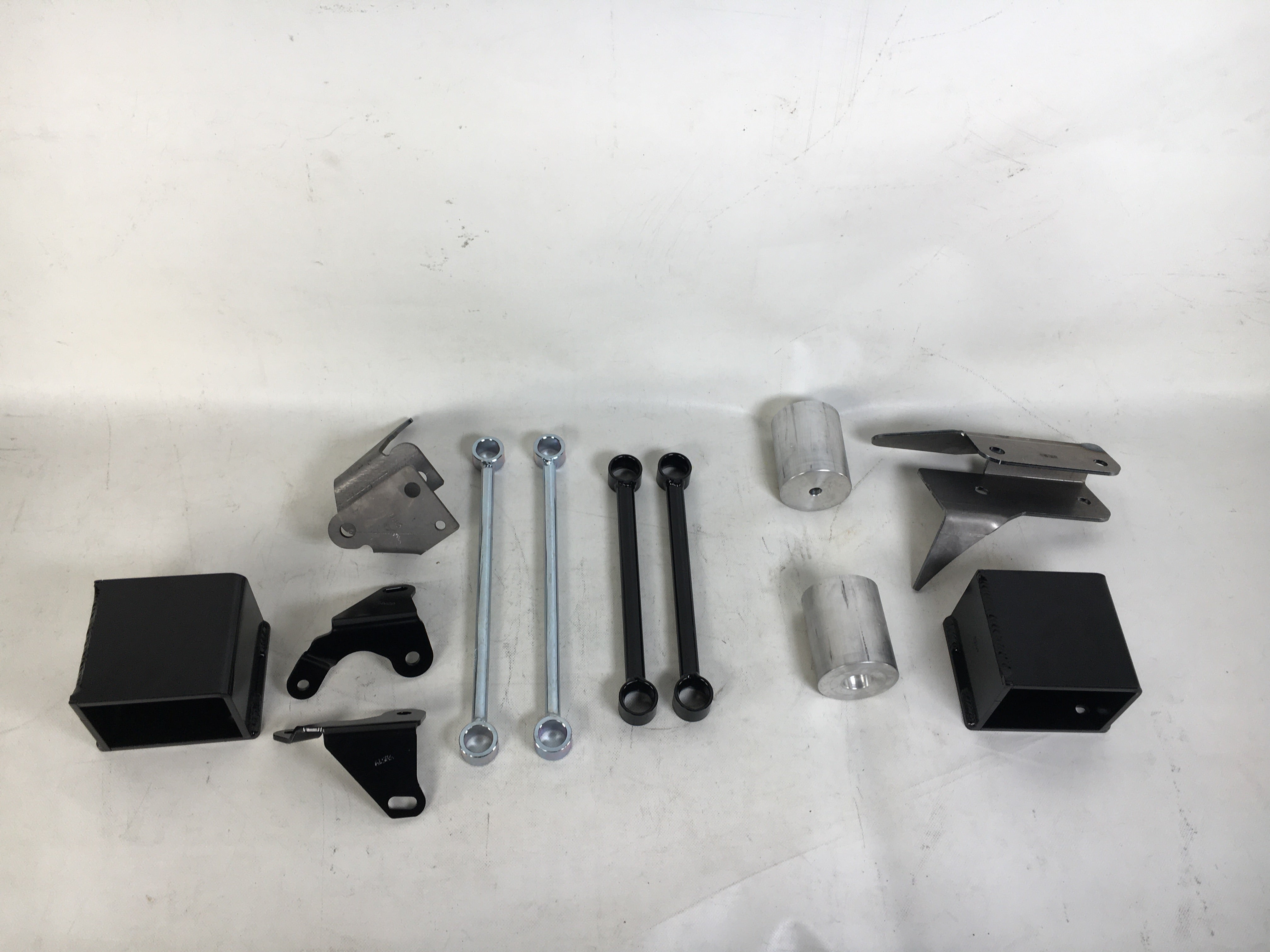 Fabtech Fts24258 Long Arm Box Kit For 5 In. Lift Crawler System For