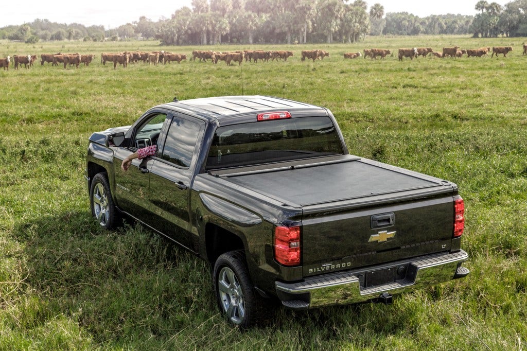 Roll-N-Lock Lg404m Roll-N-Lock M-Series Truck Bed Cover Fits 19-24 1500