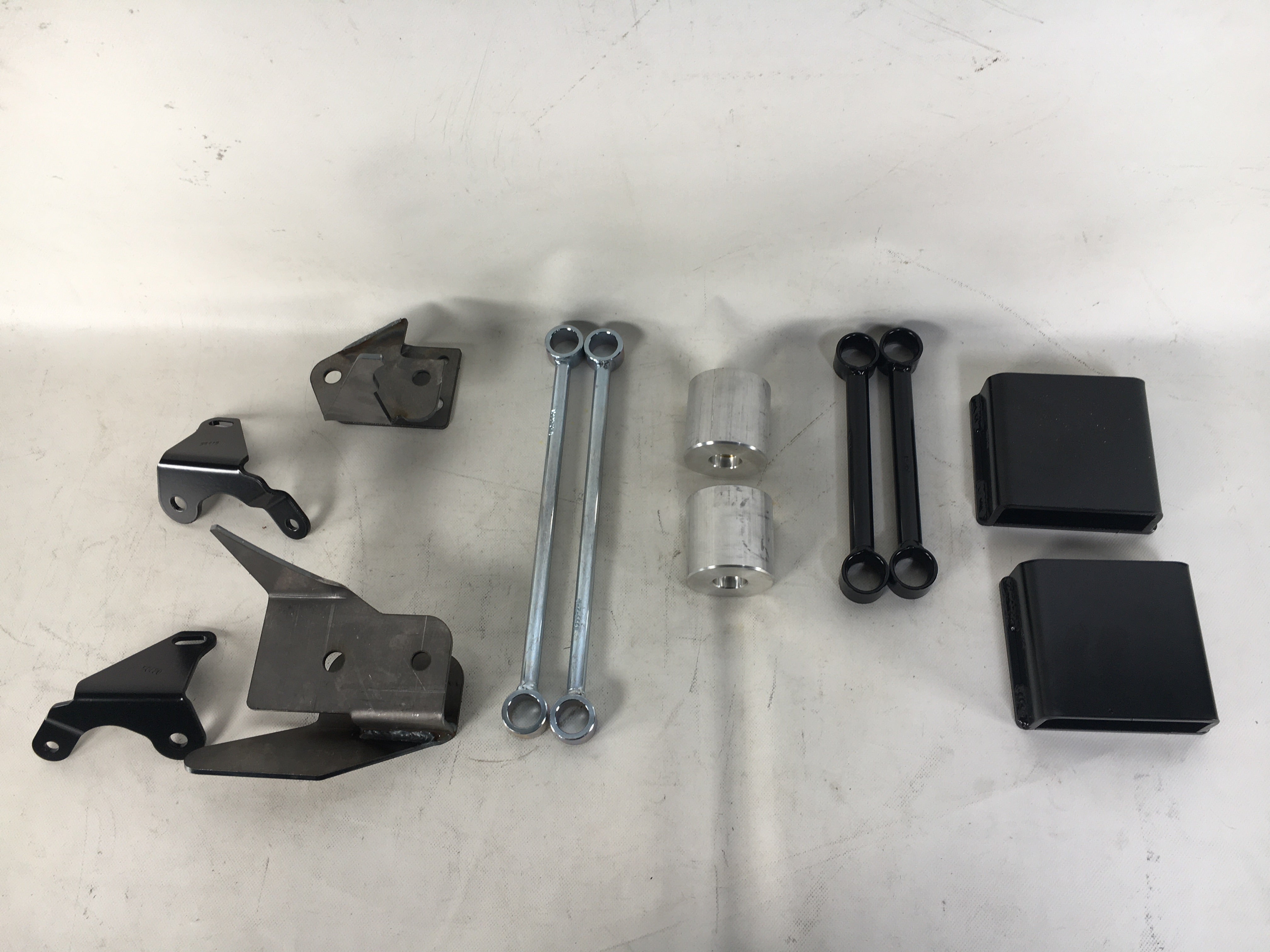 Fabtech Fts24250 Long Arm Box Kit For 3 In. Lift Crawler System For
