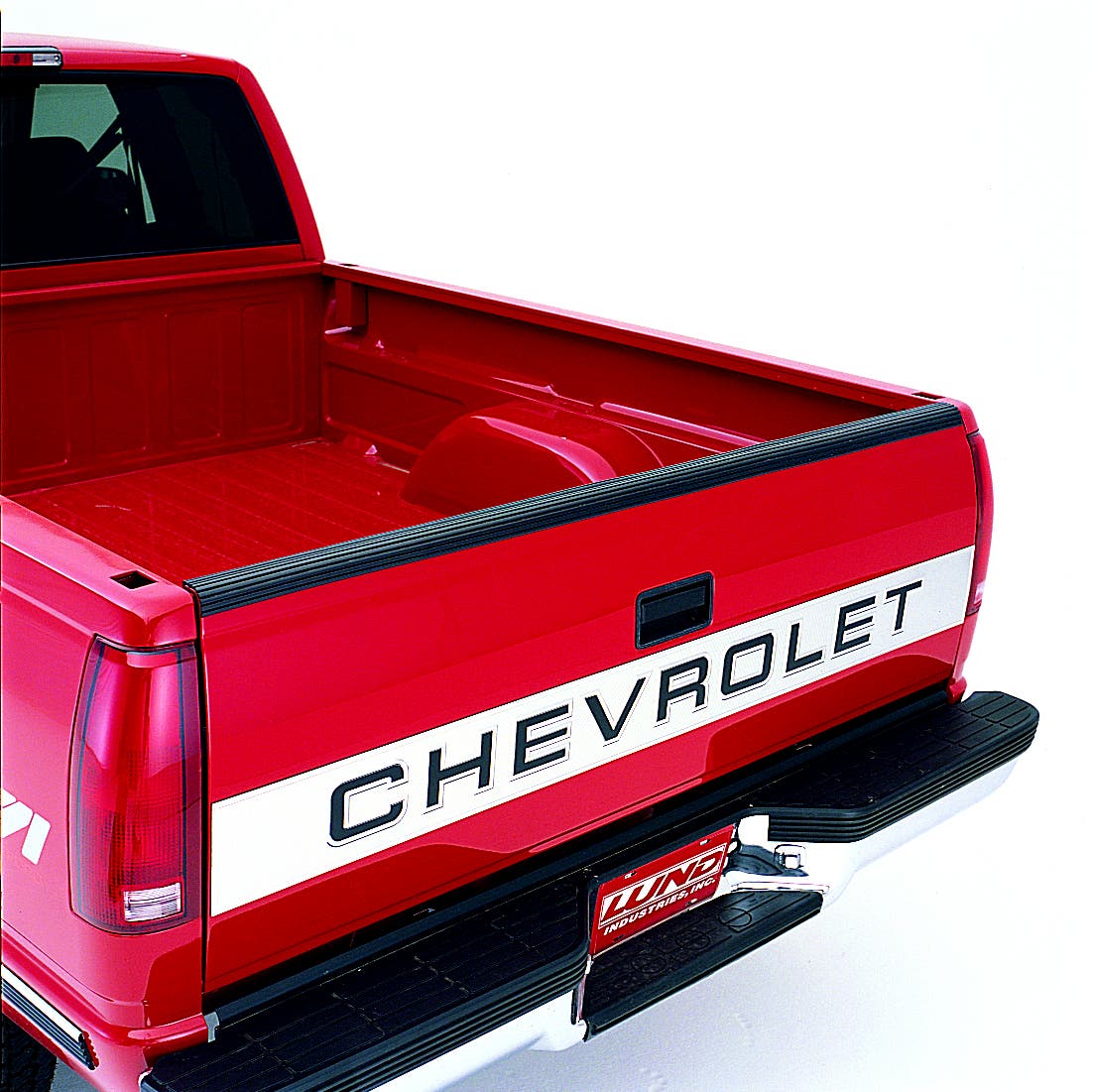 Lund 30000 Gatekeeper Tailgate Cap Protector  International  Tailgate Protector