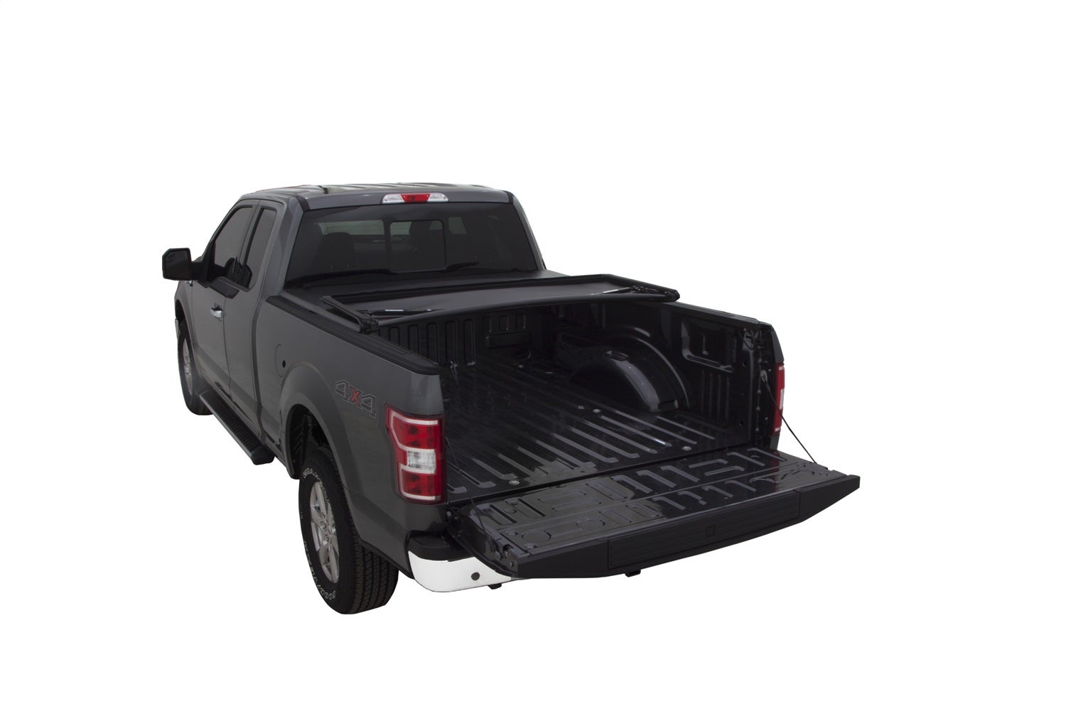 Lund 95090   Genesis Tri-Fold Tonneau Fits 05-21 Frontier