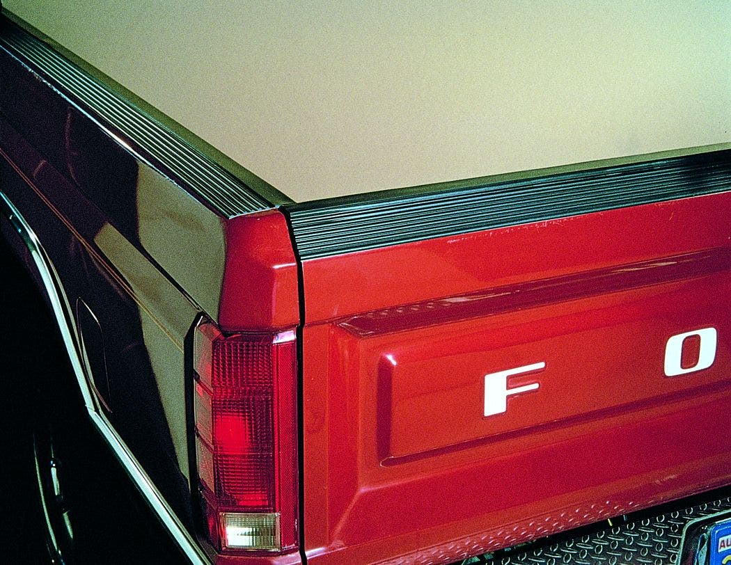Pacer Performance  P/N:21-105   Tailgate Protector; Coverage - Tailgate Cap,