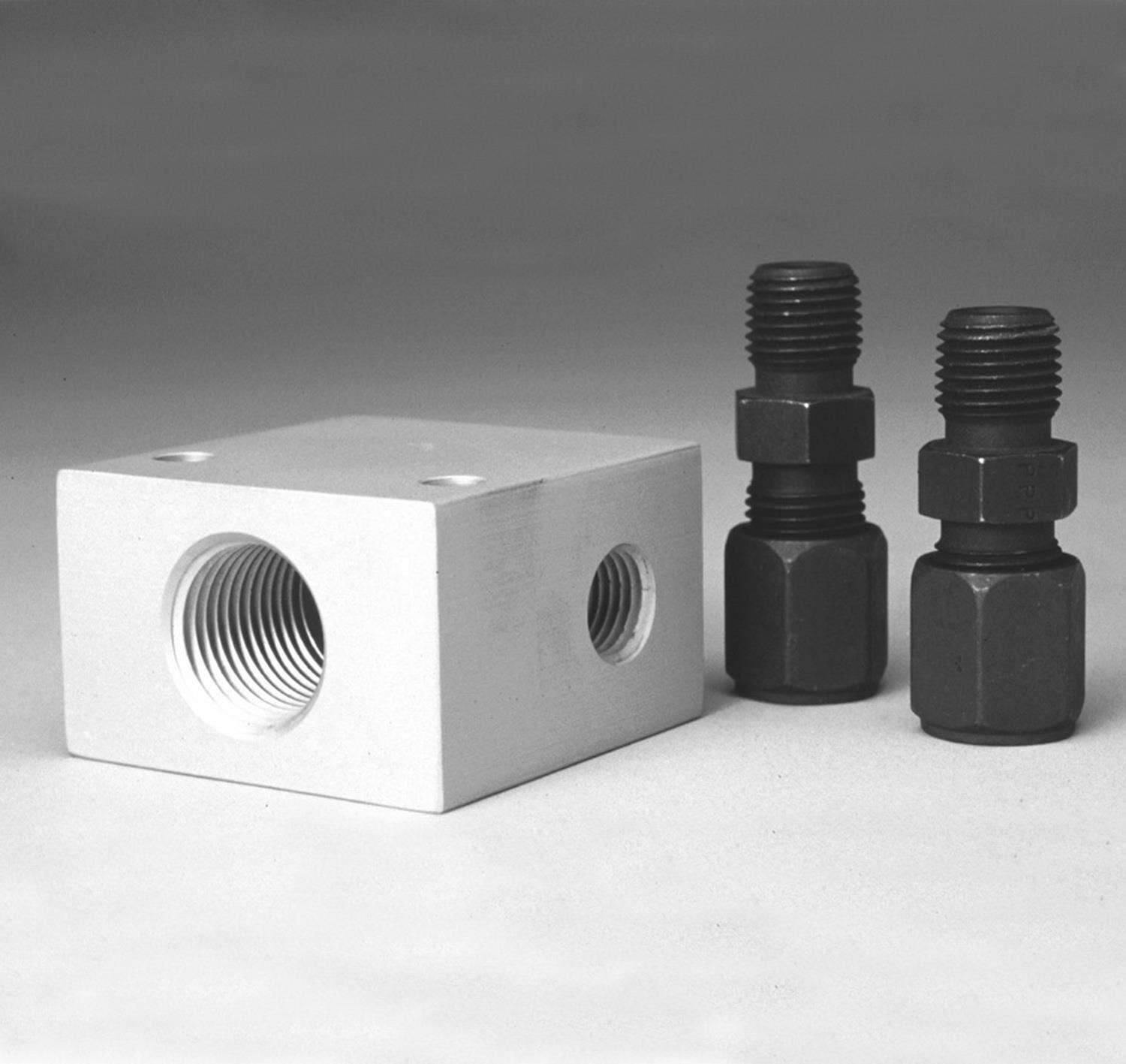 Autometer 2286 Temperature Manifold Adapter Auto Meter Products 2280 Temperature