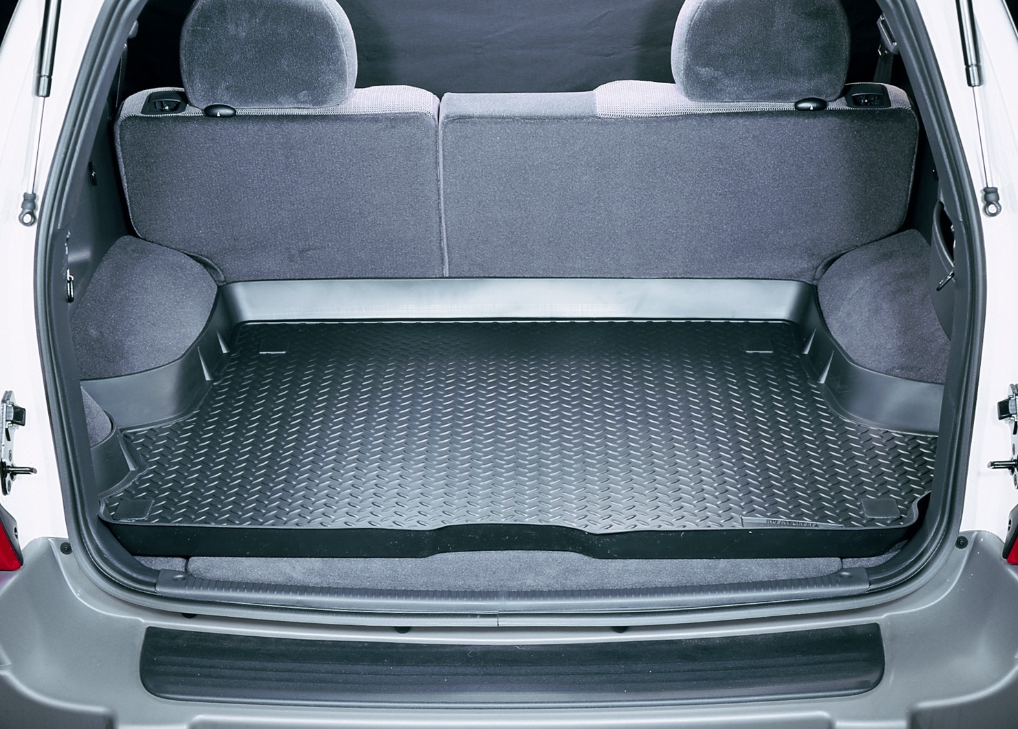 Husky Liners 20601 Classic Style Cargo Liner Fits 99-04 Grand Cherokee (Wj)