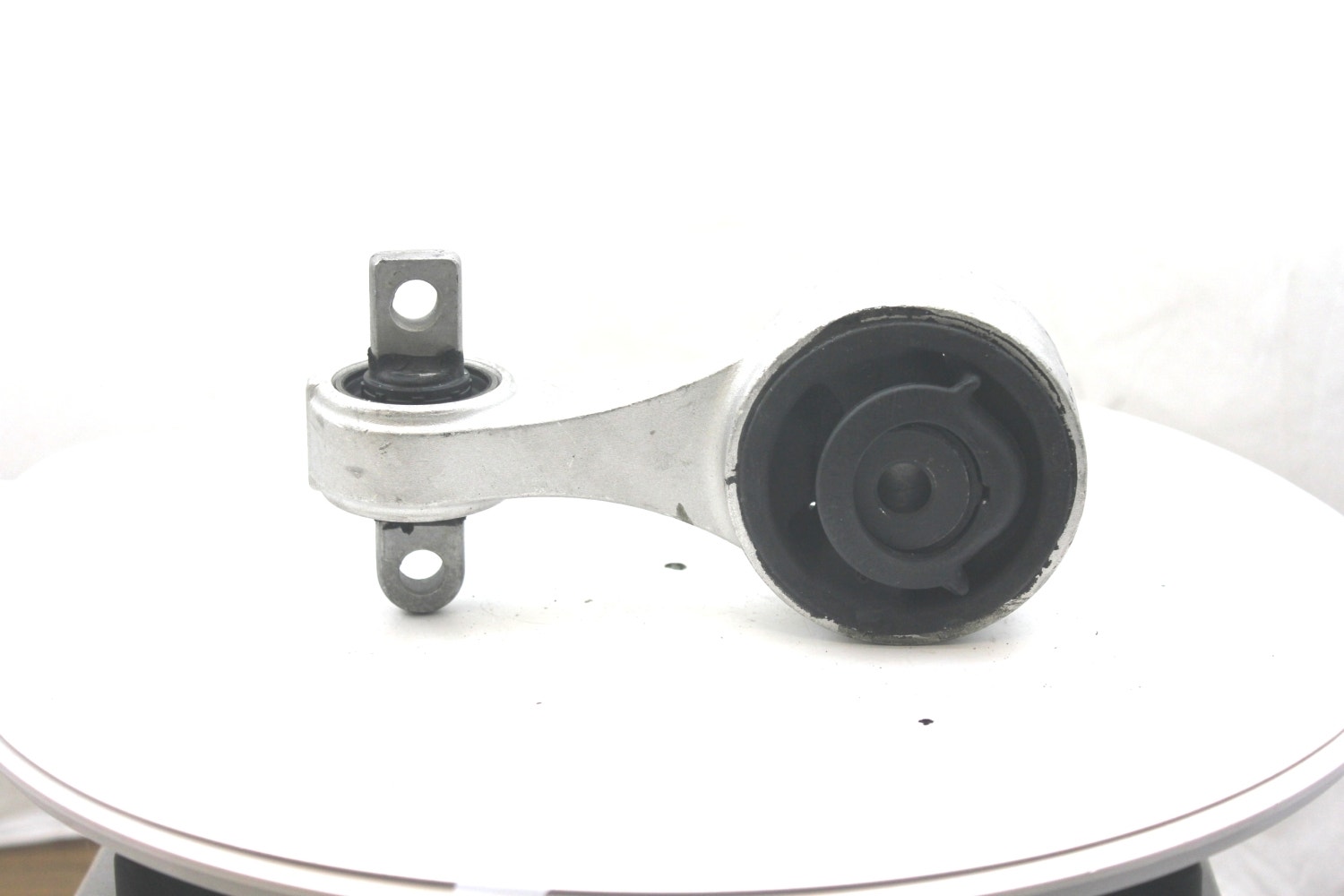Engine Torque Strut Mount Engine Torque Strut Mount