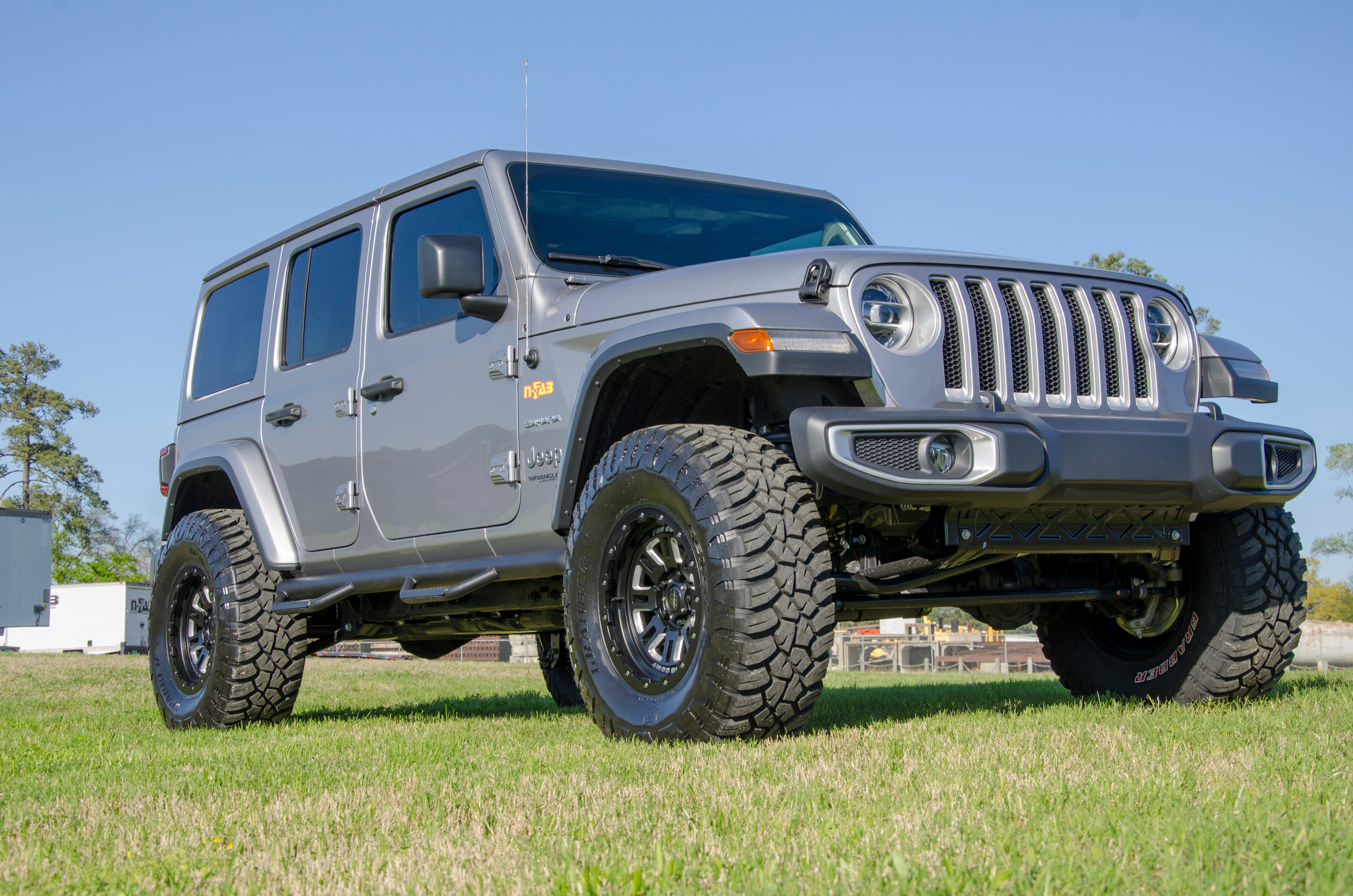 N-Fab J1866 Wheel To Wheel Nerf Step Bar Fits 18-24 Wrangler (Jk) Wrangler (Jl)