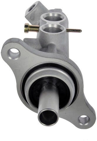 Brake Master Cylinder P/N:M630212 Brake Master Cylinder P/N: